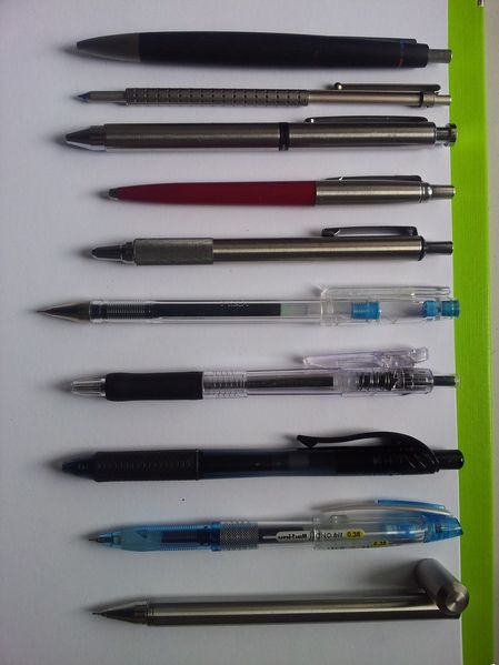 File:Ball-gel-pensr002.jpg