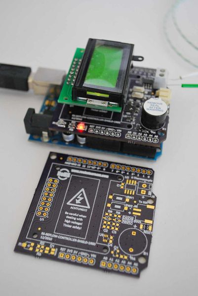 File:ARDUINO-REFLOW-CONTROLLER-AND-BARE-PCB.jpg