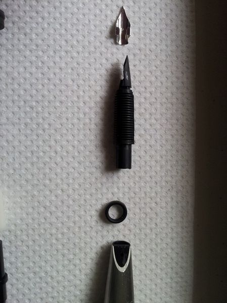 File:Lamy2000-disasm006.jpg